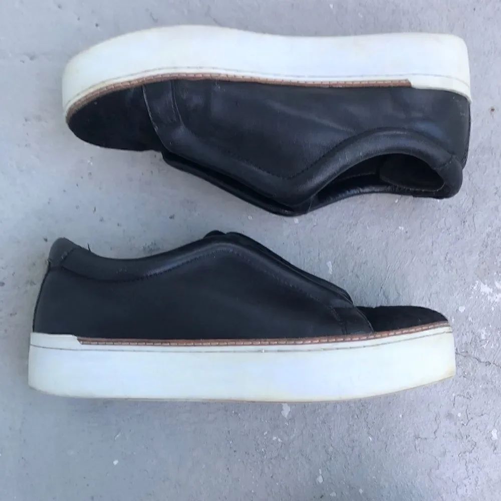 M4DE
sneakers   